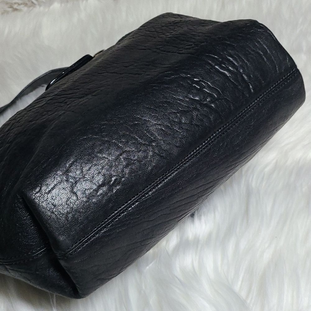 💯 Authentic Fendi Hobo Handbag 🍀 - Picture 8 of 17